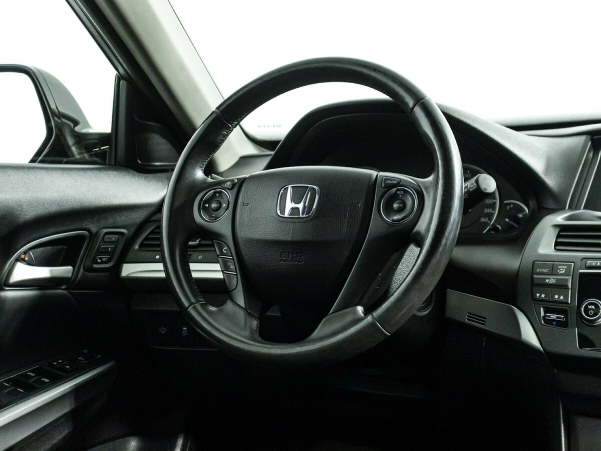 Купить Honda Crosstour с пробегом. Фото: #17