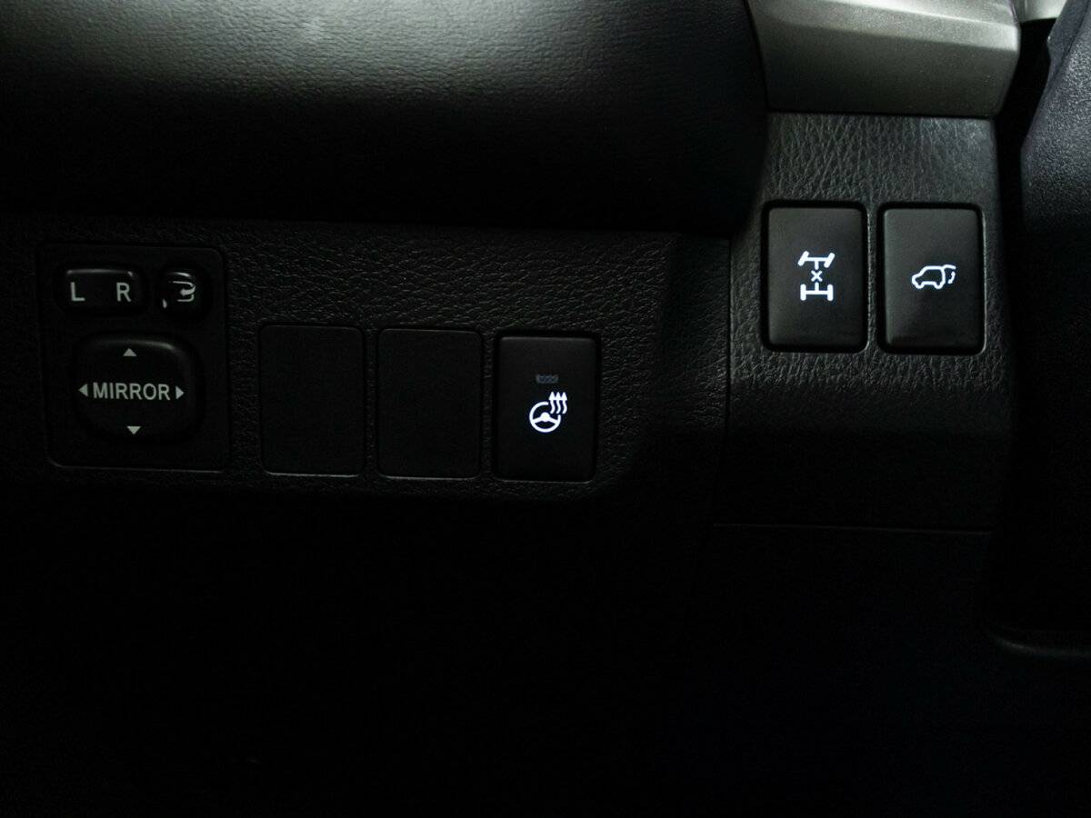 Купить Toyota RAV4 с пробегом. Фото: #18