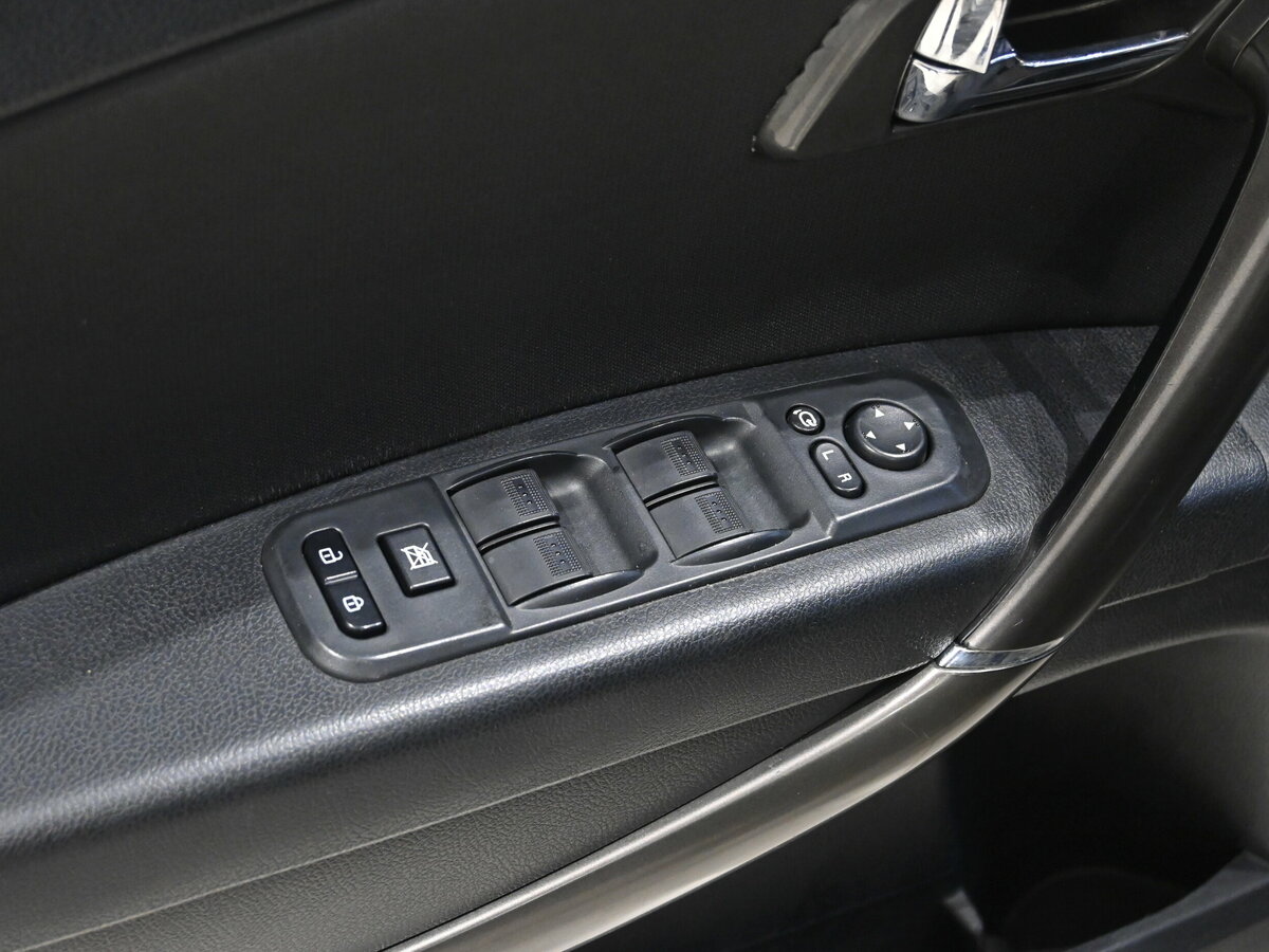 Купить FAW Besturn X80 с пробегом. Фото: #8