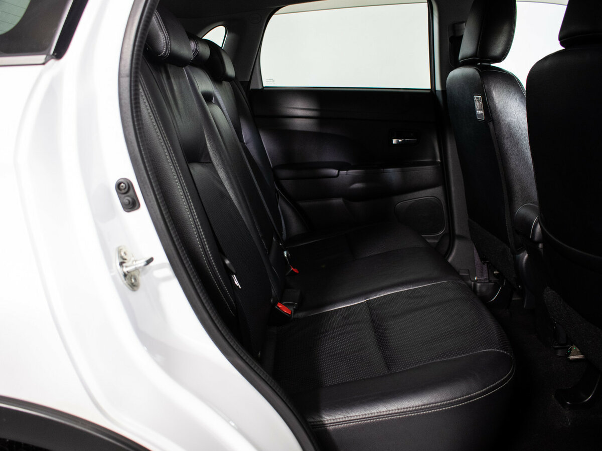 Купить Mitsubishi ASX с пробегом. Фото: #8