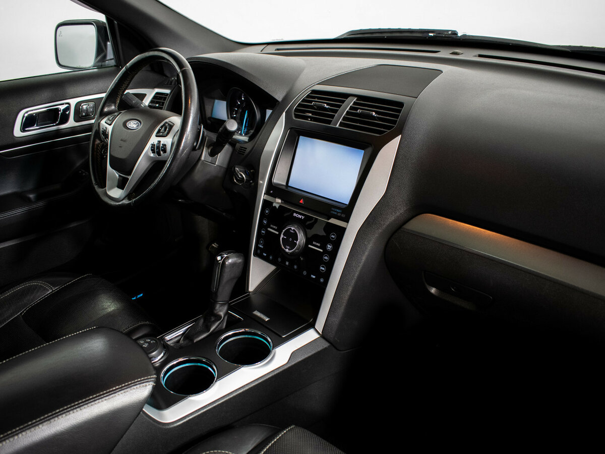 Купить Ford Explorer с пробегом. Фото: #12