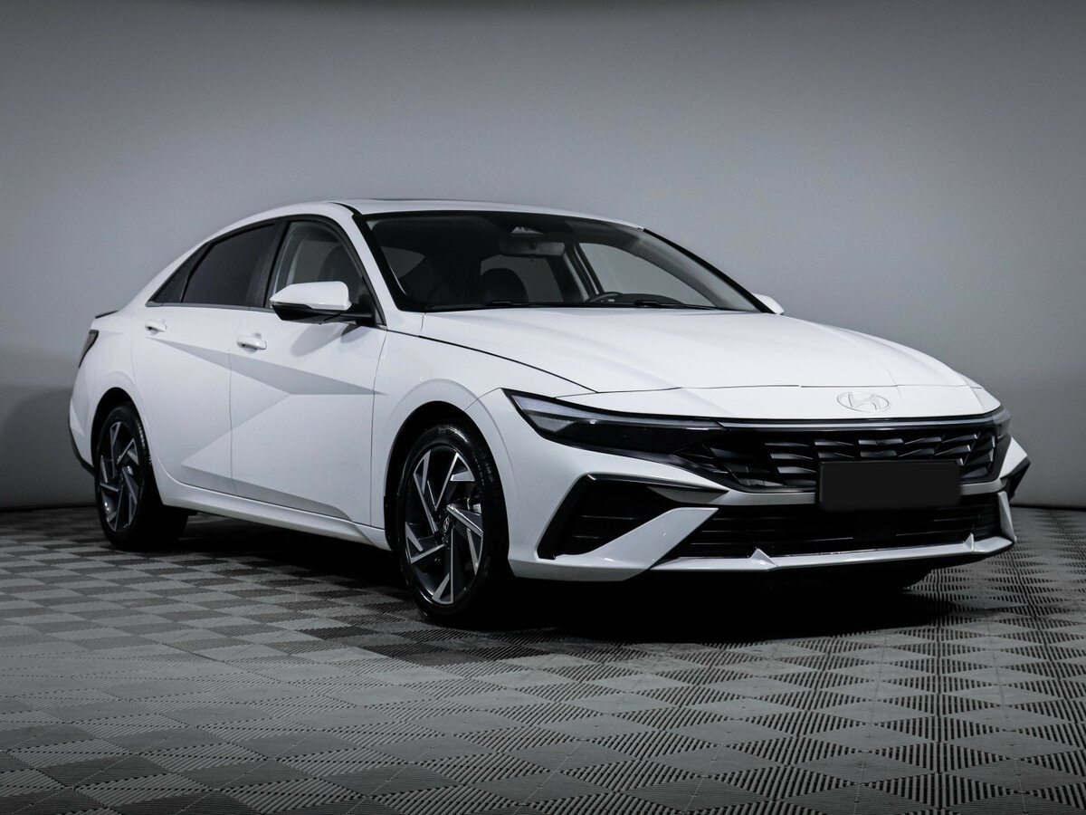 Купить Hyundai Elantra с пробегом. Фото: #2