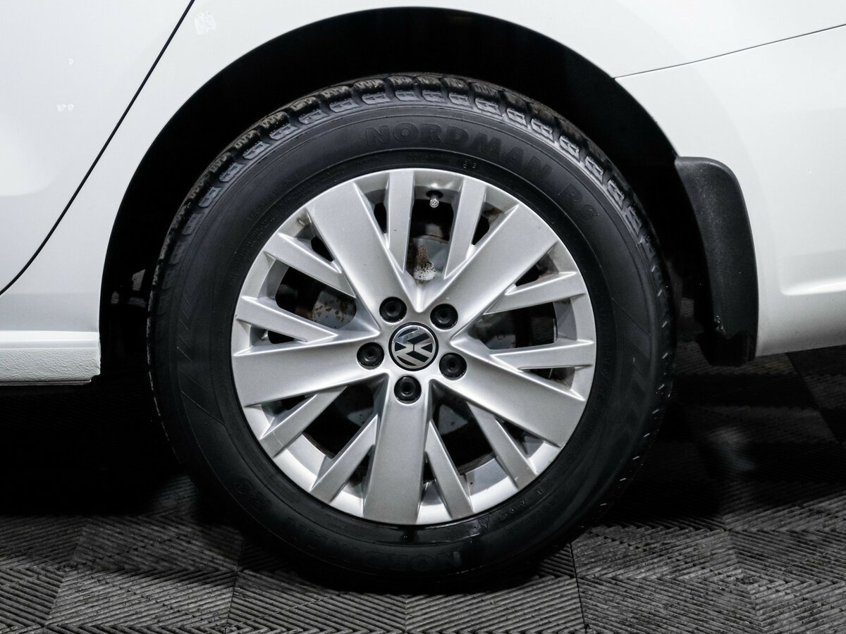 Купить Volkswagen Polo с пробегом. Фото: #11