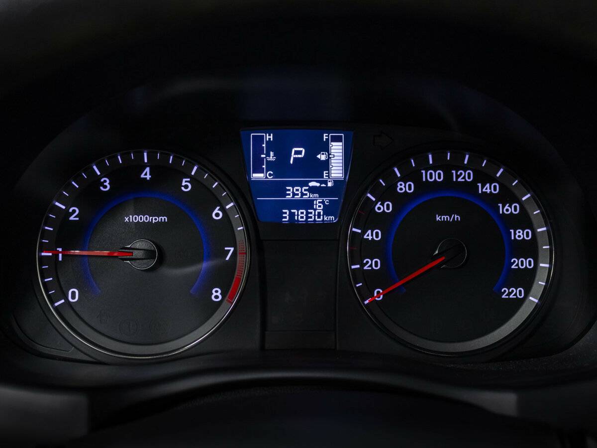 Купить Hyundai Solaris с пробегом. Фото: #9