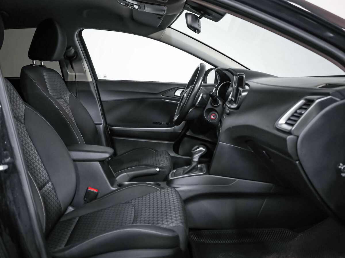 Купить Kia Ceed с пробегом. Фото: #19