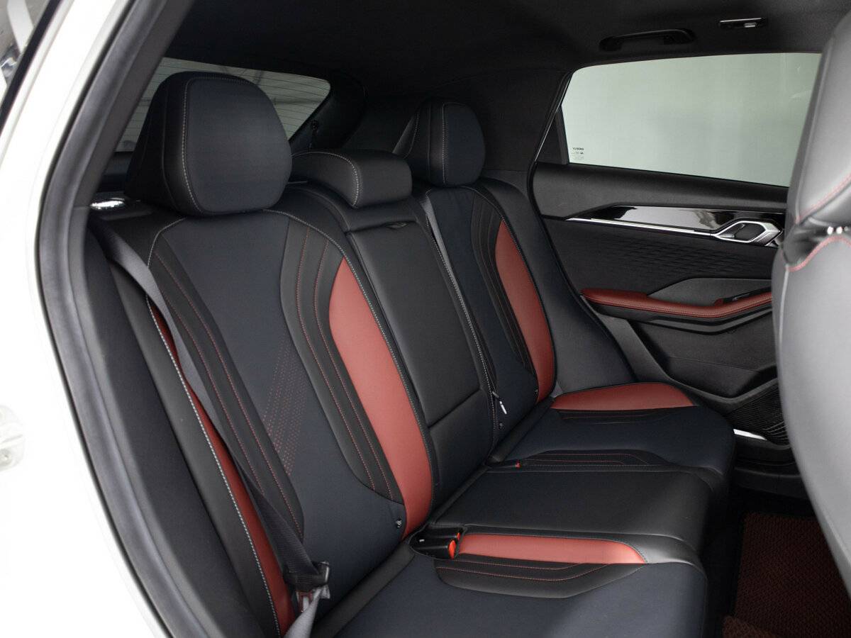 Купить Geely Coolray с пробегом. Фото: #9