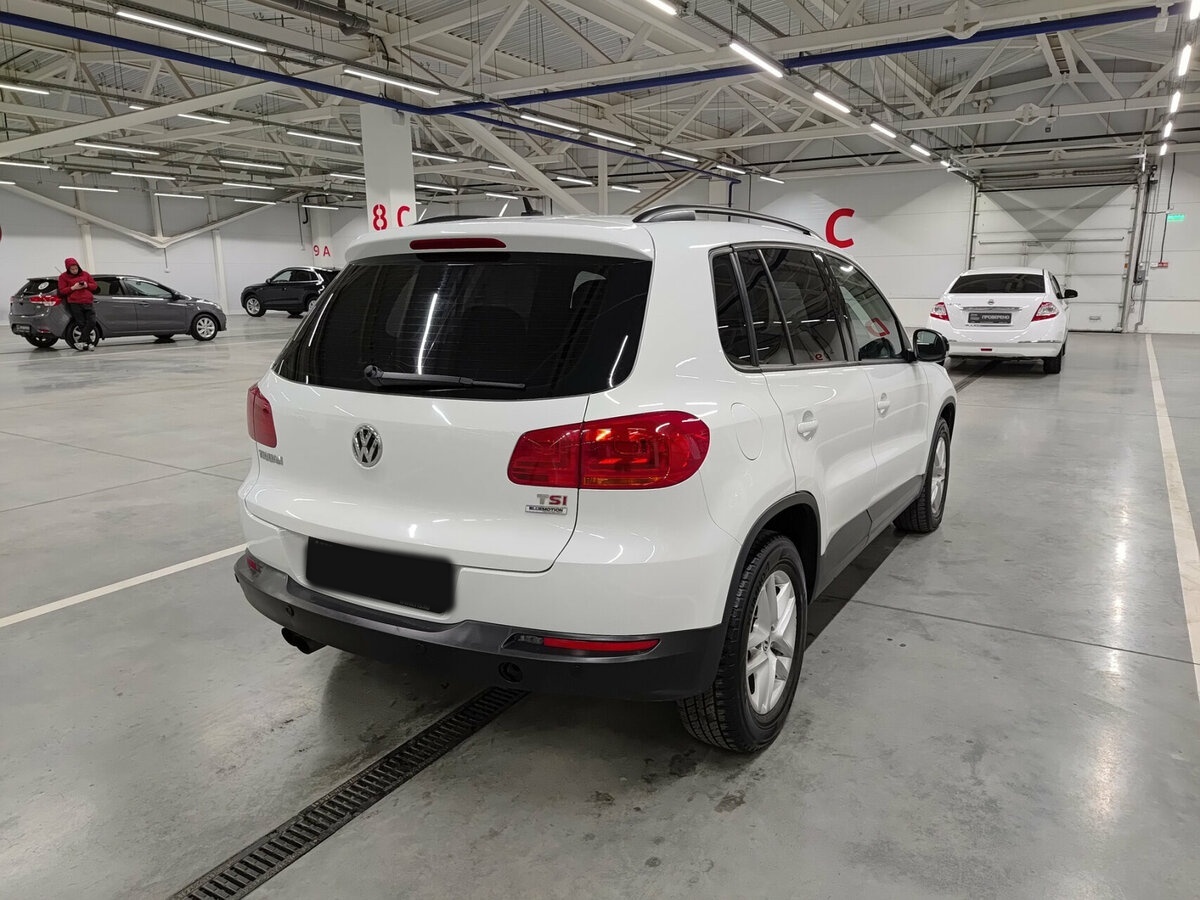 Купить Volkswagen Tiguan с пробегом. Фото: #4