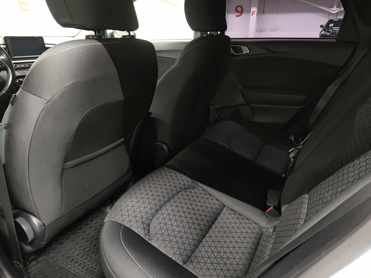 Купить Kia Ceed с пробегом. Фото: #11