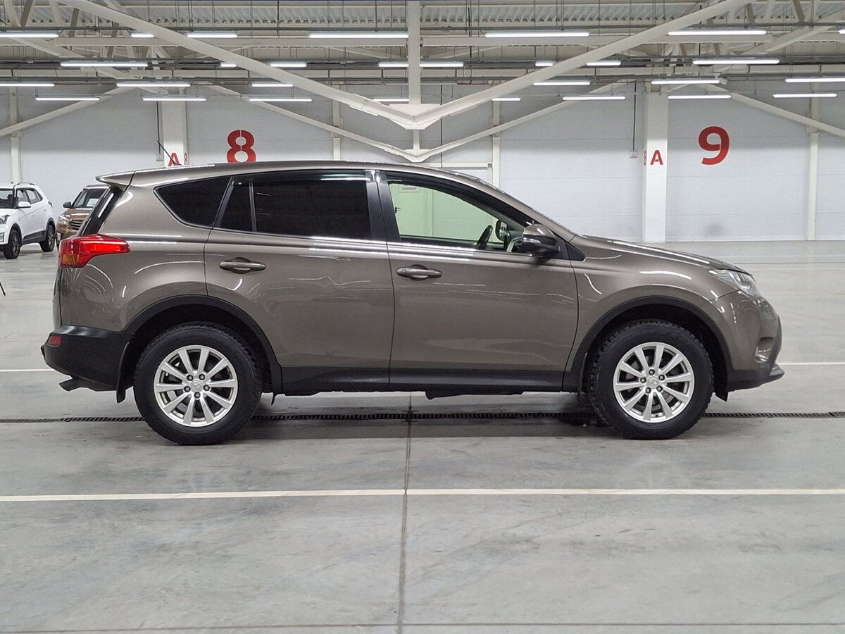 Купить Toyota RAV4 с пробегом. Фото: #3