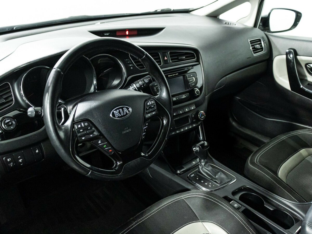 Купить Kia Ceed с пробегом. Фото: #10