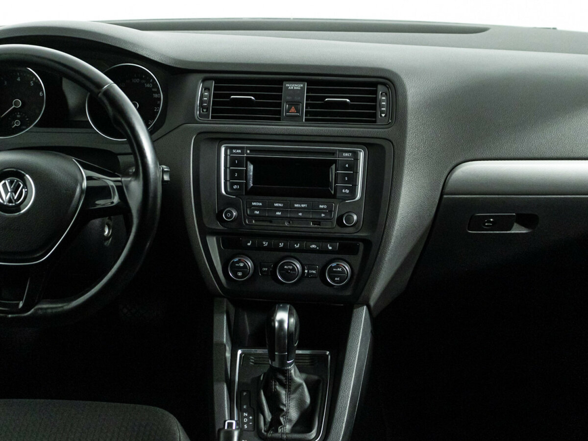 Купить Volkswagen Jetta с пробегом. Фото: #13