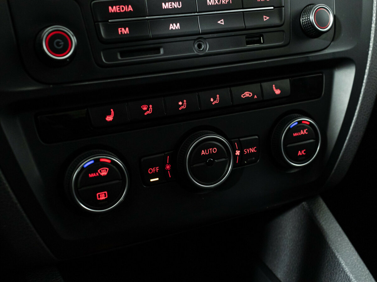 Купить Volkswagen Jetta с пробегом. Фото: #14