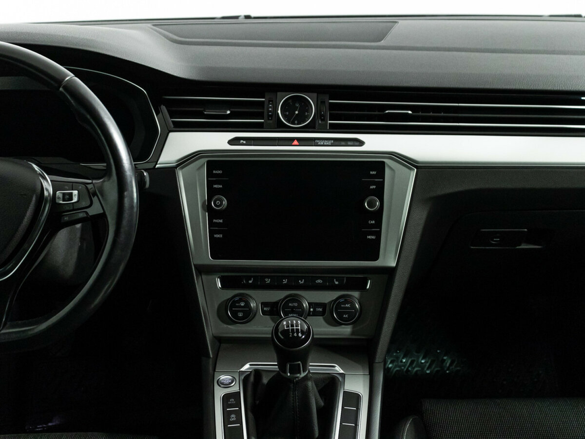 Купить Volkswagen Passat с пробегом. Фото: #13