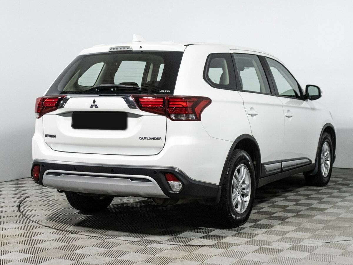Купить Mitsubishi Outlander с пробегом. Фото: #3