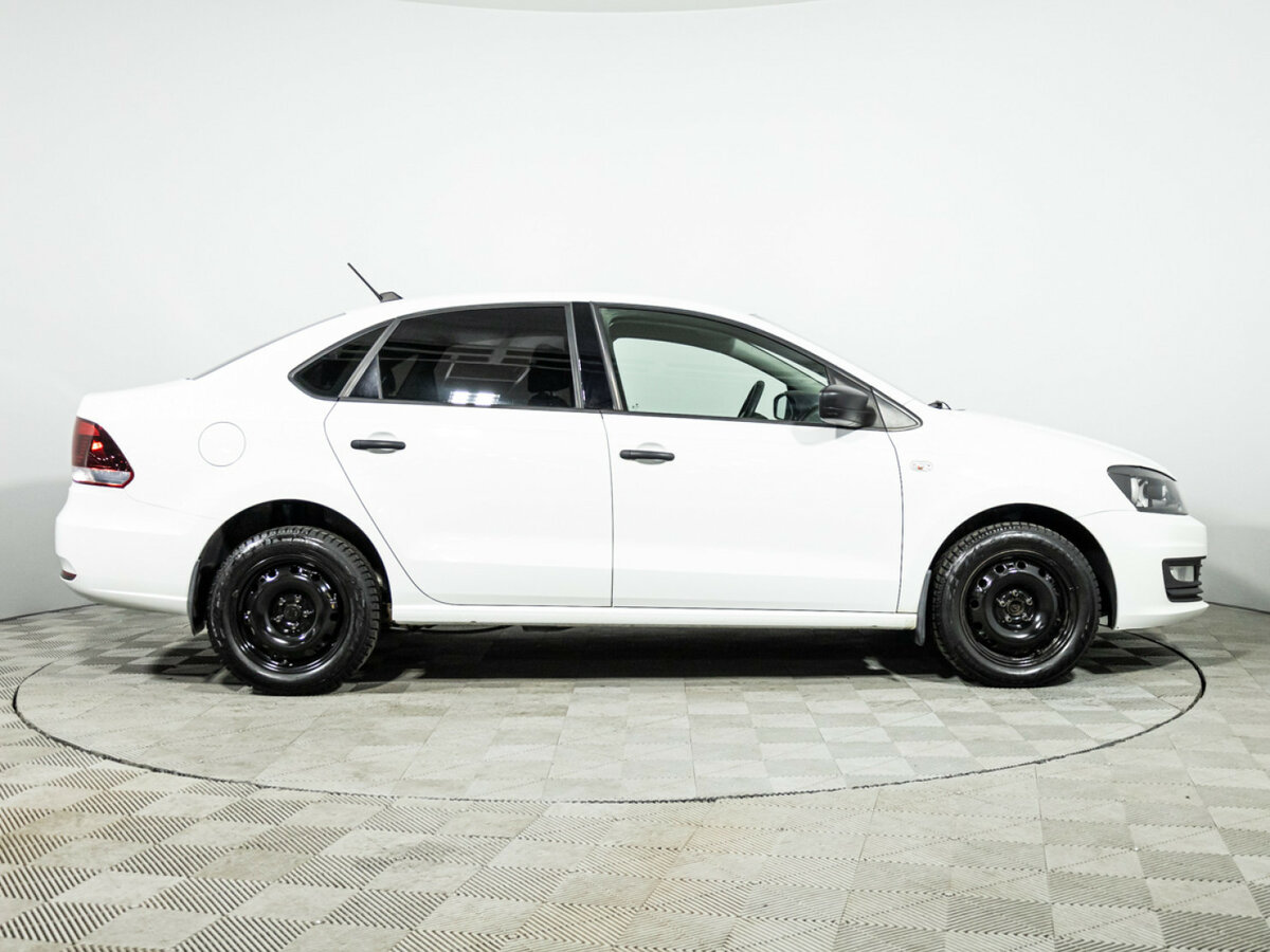 Купить Volkswagen Polo с пробегом. Фото: #3