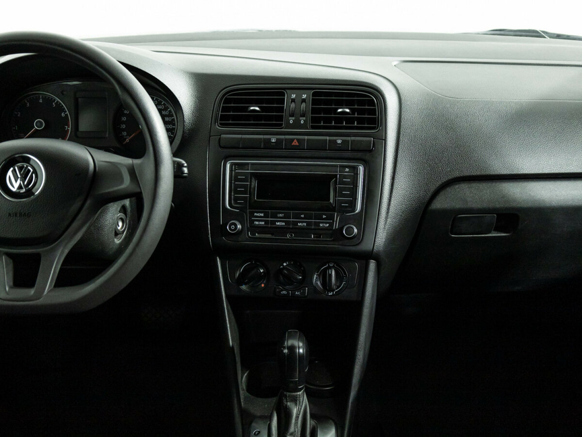 Купить Volkswagen Polo с пробегом. Фото: #13