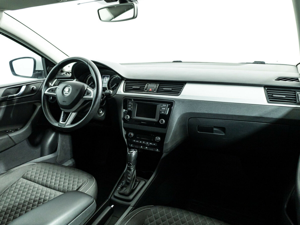 Купить Skoda Rapid с пробегом. Фото: #8