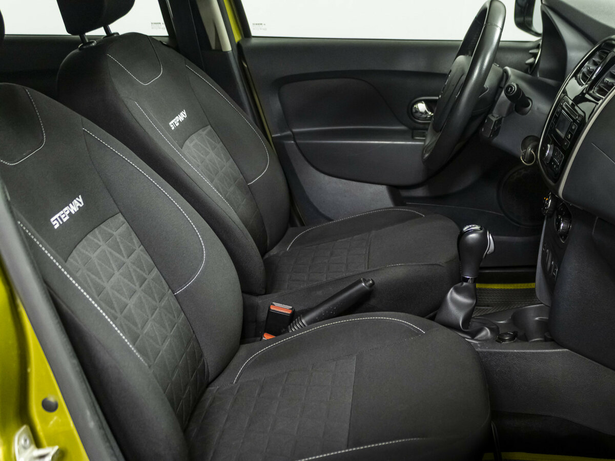 Купить Renault Sandero с пробегом. Фото: #7