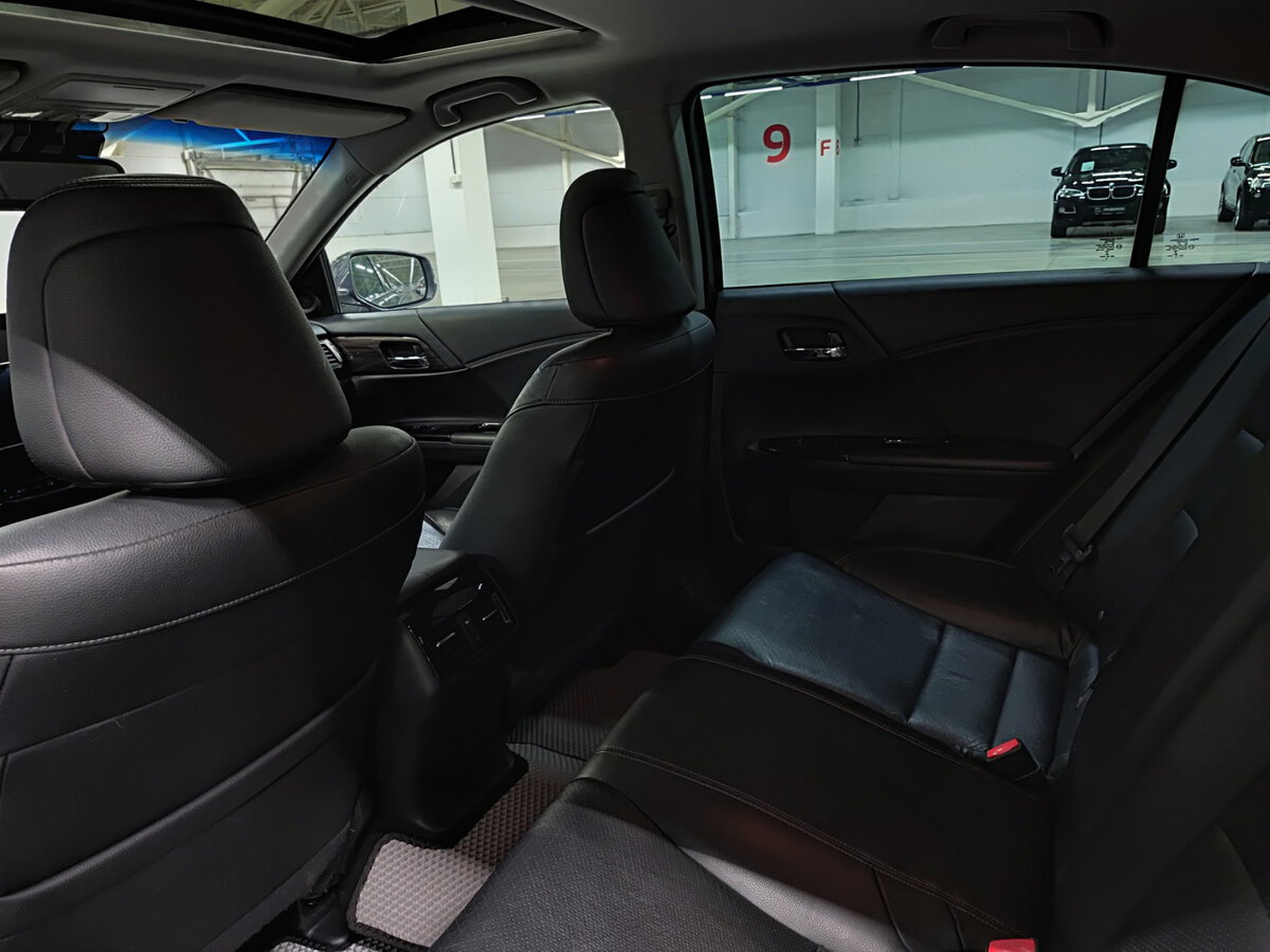Купить Honda Accord с пробегом. Фото: #11