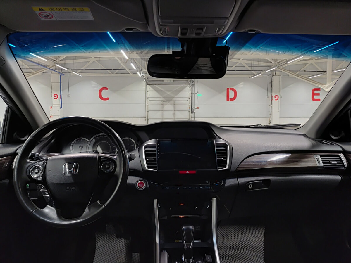 Купить Honda Accord с пробегом. Фото: #13