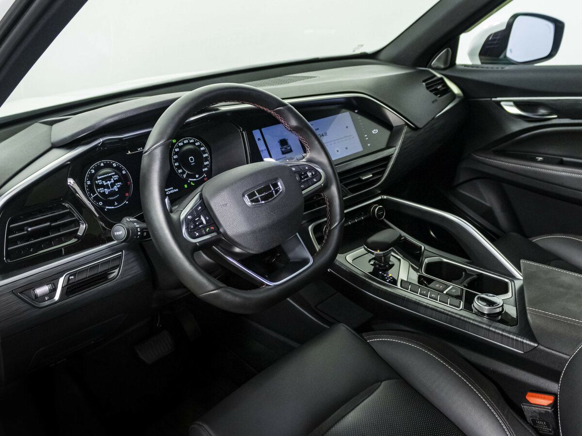 Купить Geely Tugella с пробегом. Фото: #8