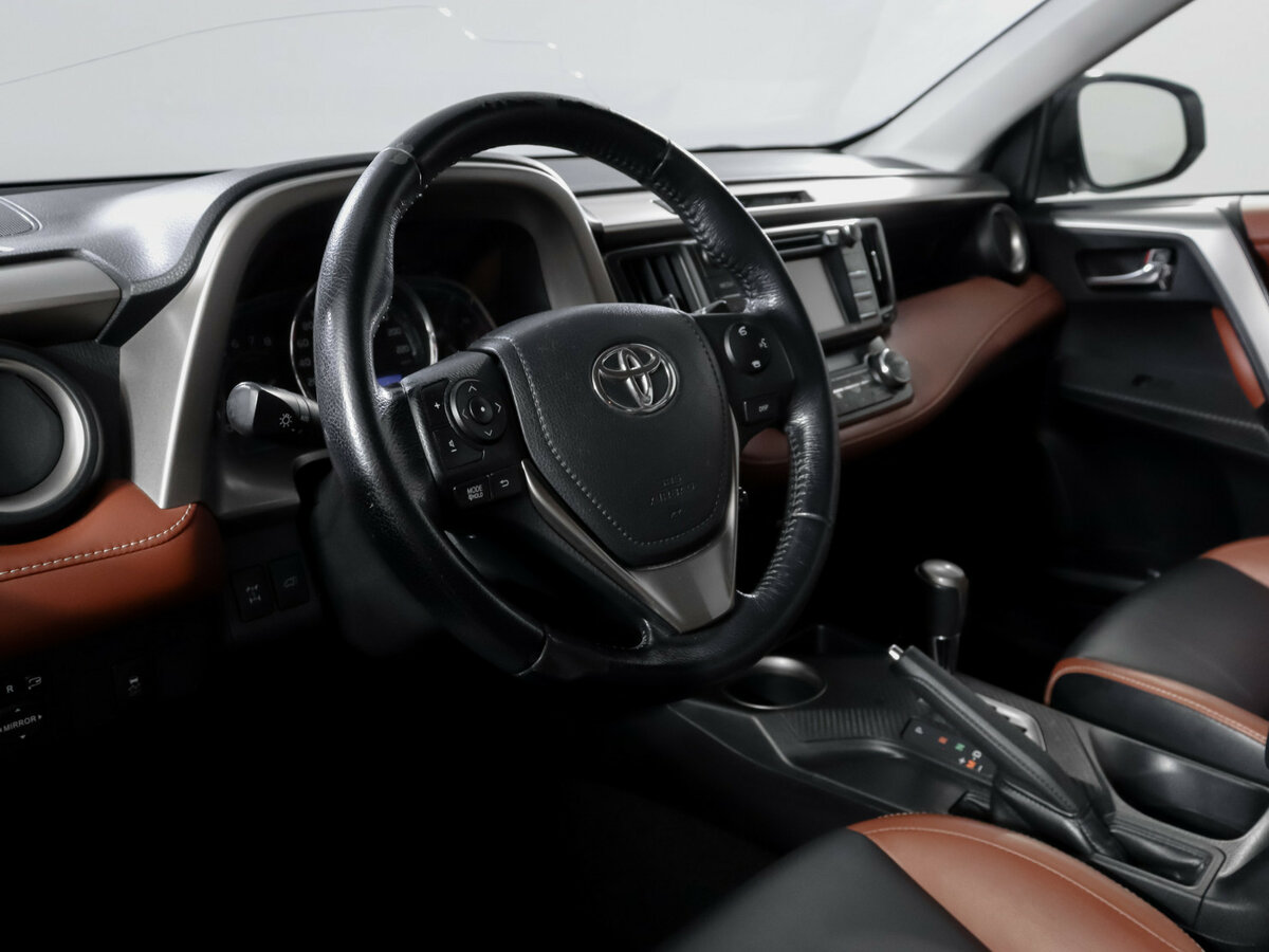 Купить Toyota RAV4 с пробегом. Фото: #13