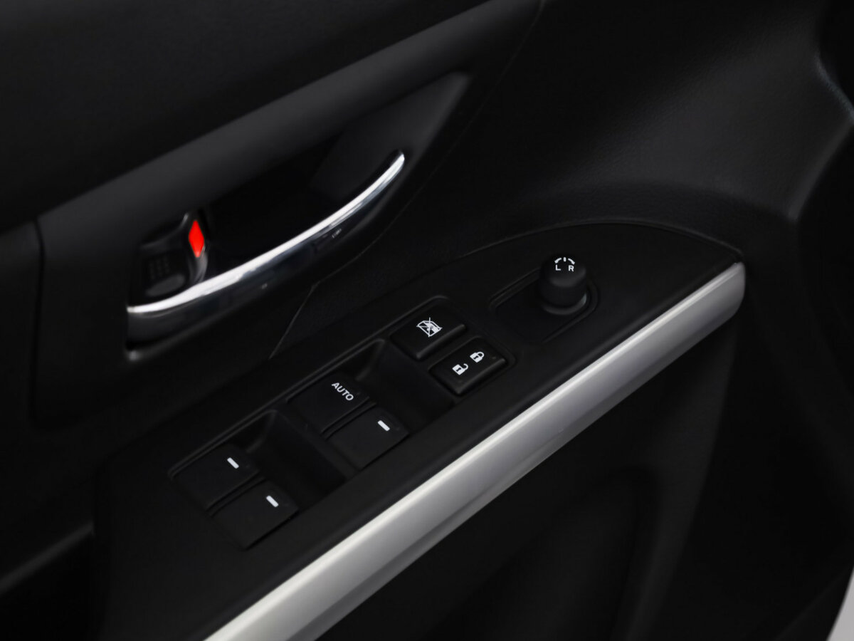 Купить Suzuki SX4 с пробегом. Фото: #11