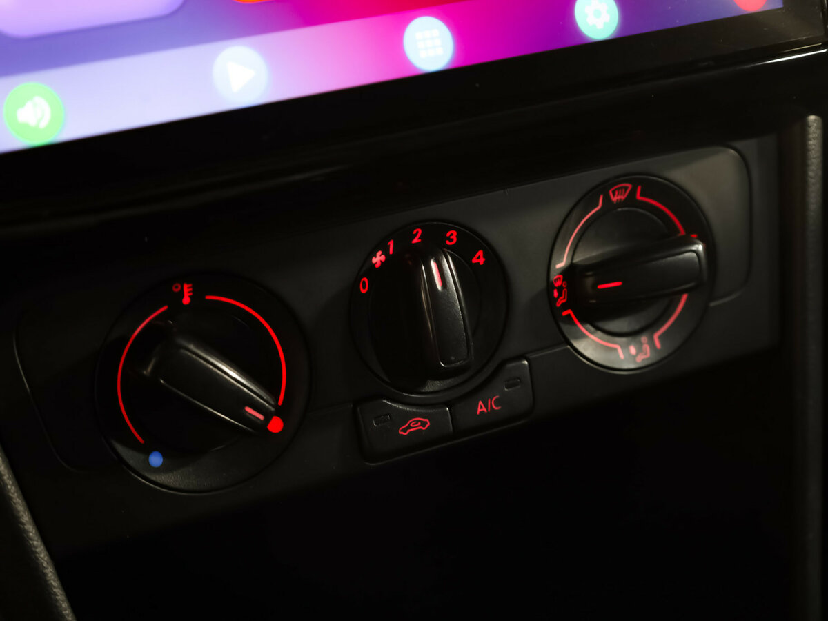 Купить Volkswagen Polo с пробегом. Фото: #12