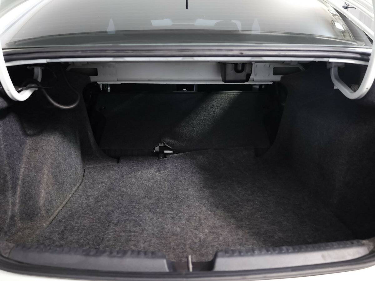 Купить Volkswagen Polo с пробегом. Фото: #17