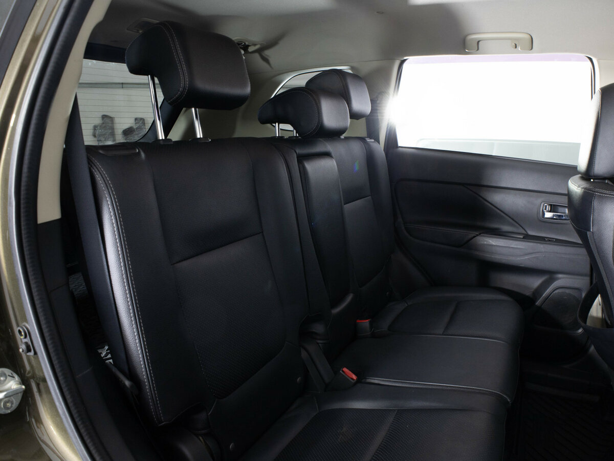 Купить Mitsubishi Outlander с пробегом. Фото: #13