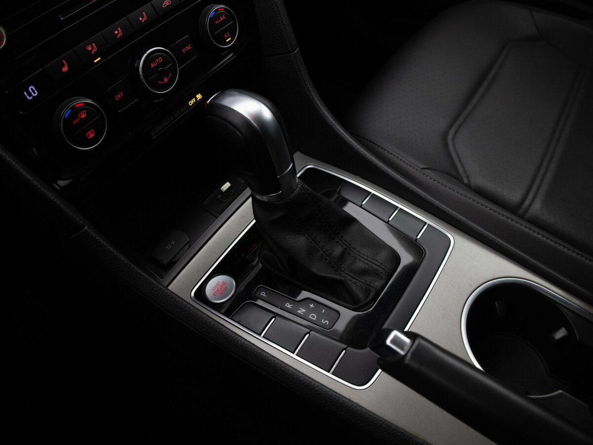 Купить Volkswagen Passat с пробегом. Фото: #9