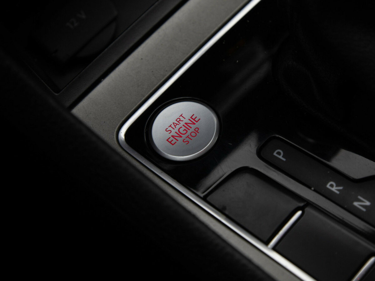 Купить Volkswagen Passat с пробегом. Фото: #10