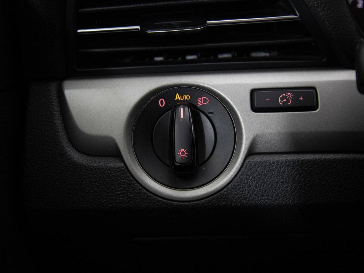 Купить Volkswagen Passat с пробегом. Фото: #13