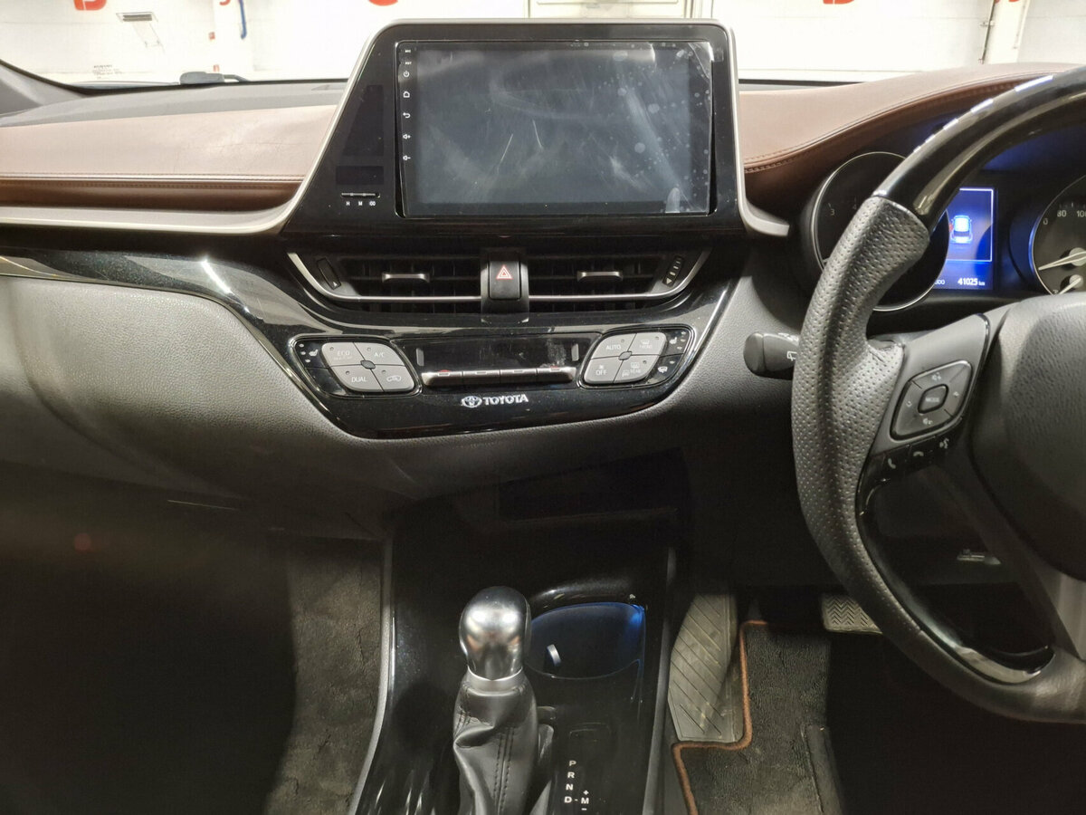 Купить Toyota C-HR с пробегом. Фото: #14