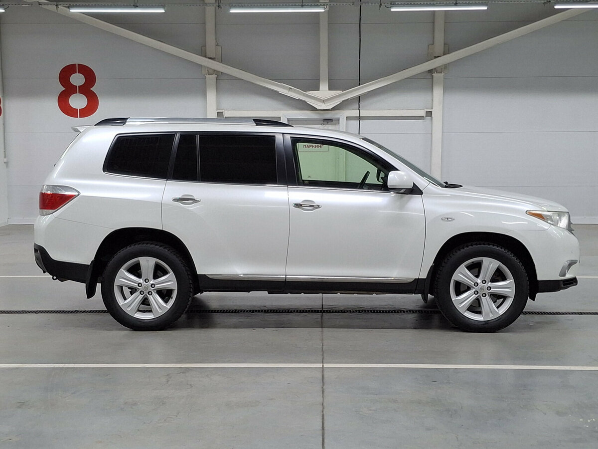 Купить Toyota Highlander с пробегом. Фото: #3