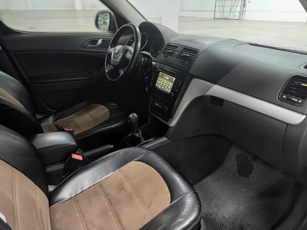 Купить Skoda Yeti с пробегом. Фото: #10