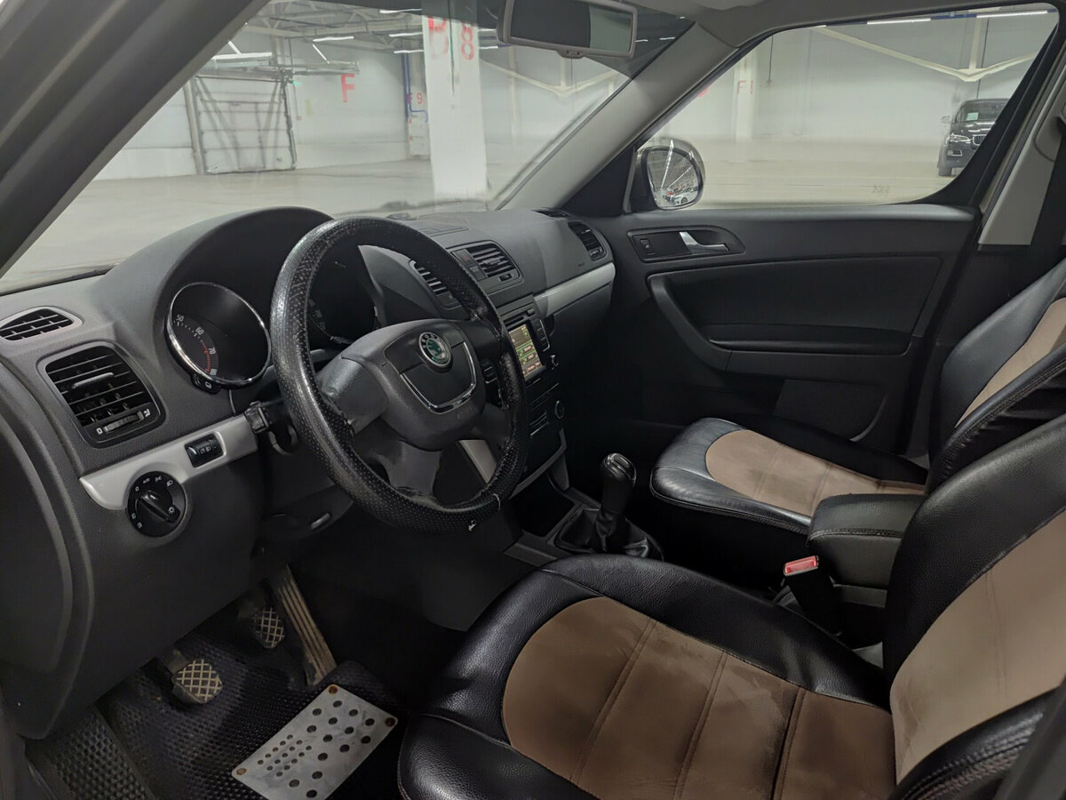 Купить Skoda Yeti с пробегом. Фото: #15