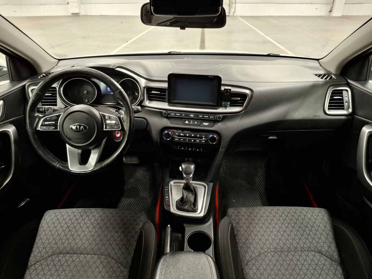 Купить Kia Ceed с пробегом. Фото: #13