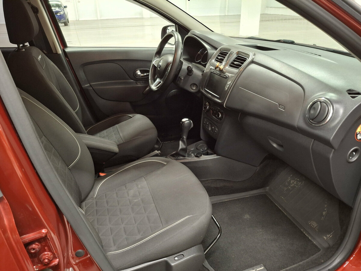 Купить Renault Sandero с пробегом. Фото: #10