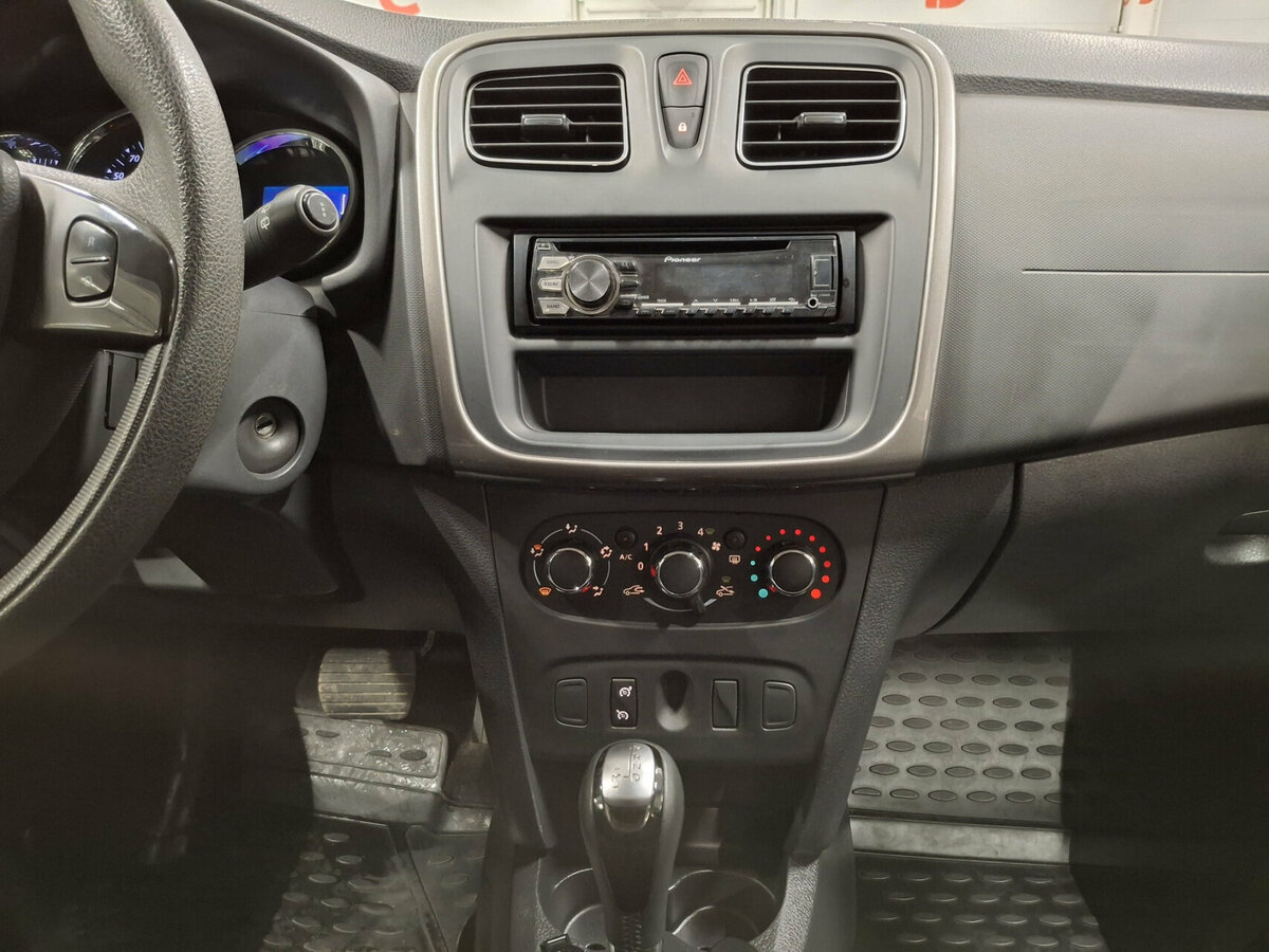 Купить Renault Sandero с пробегом. Фото: #14