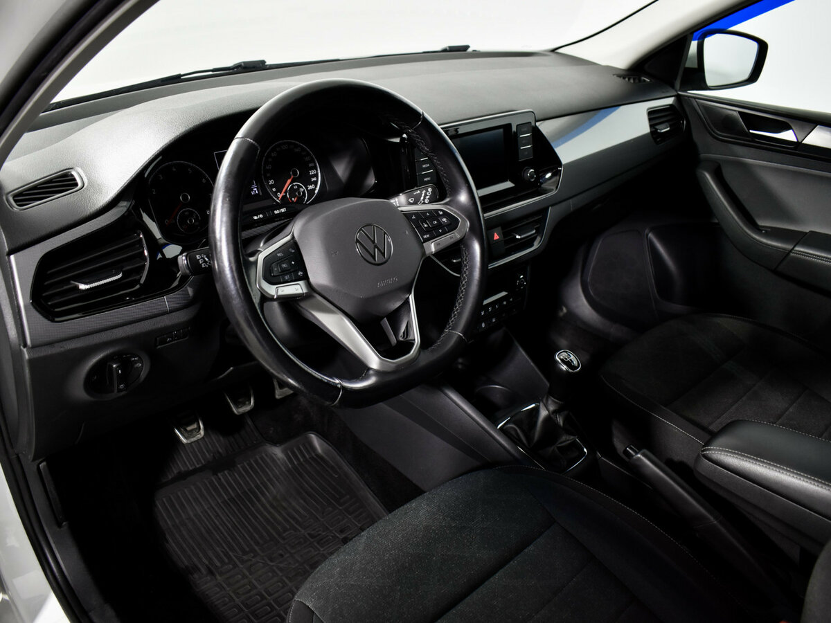 Купить Volkswagen Polo с пробегом. Фото: #8