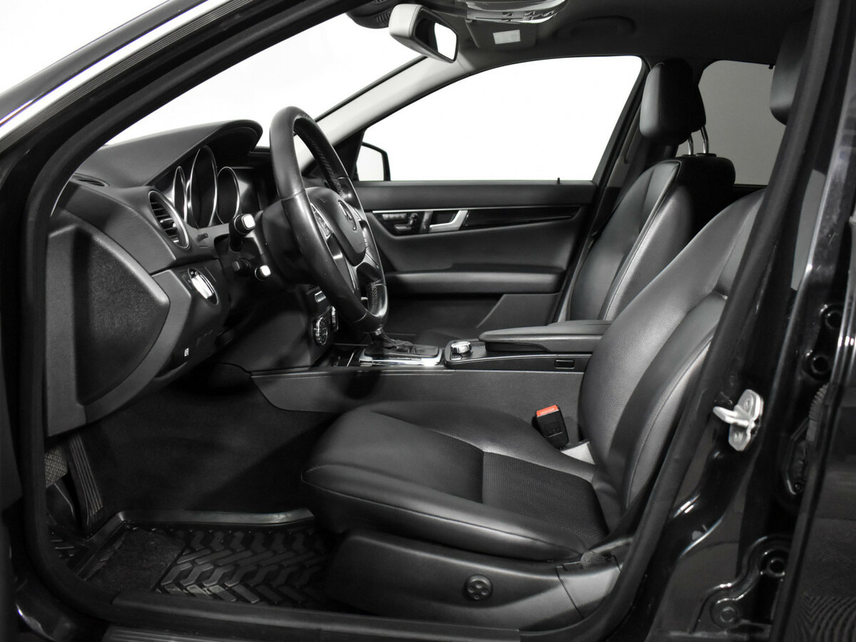 Купить Mercedes-Benz C-Класс с пробегом. Фото: #10