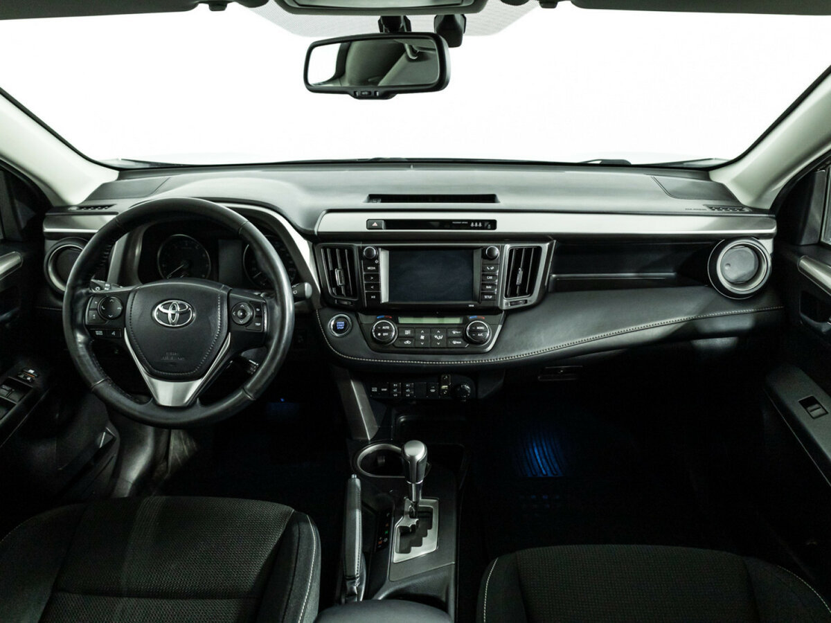 Купить Toyota RAV4 с пробегом. Фото: #10