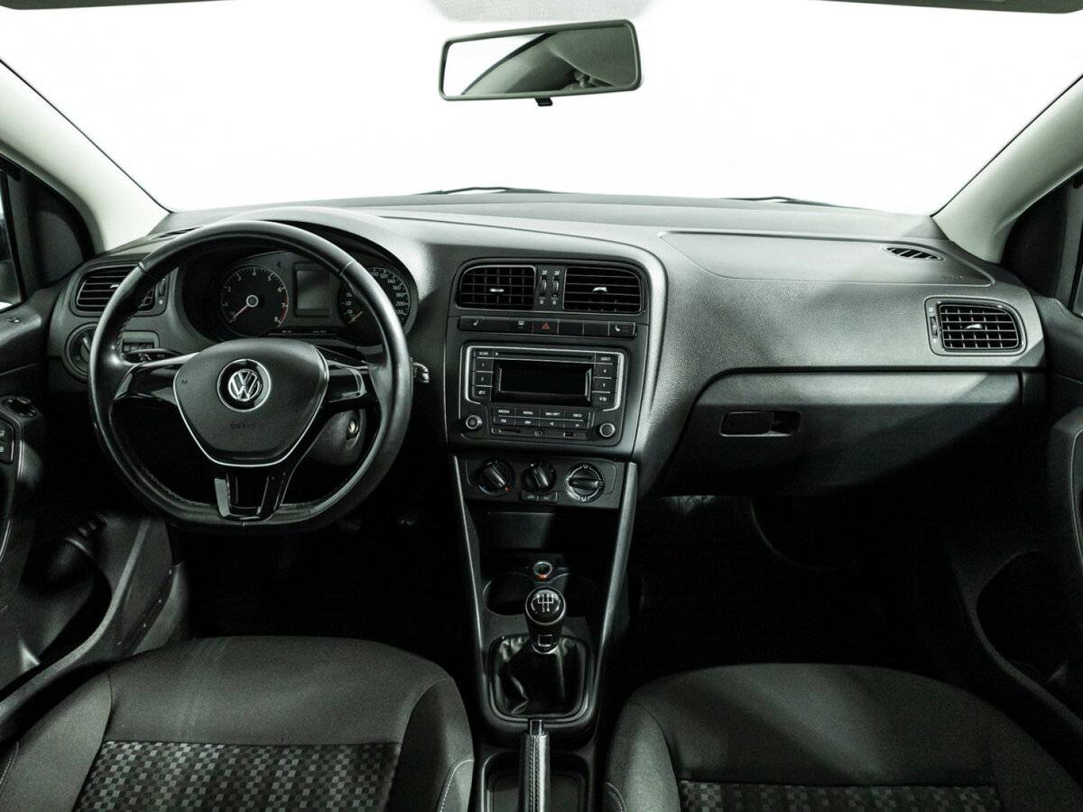 Купить Volkswagen Polo с пробегом. Фото: #12
