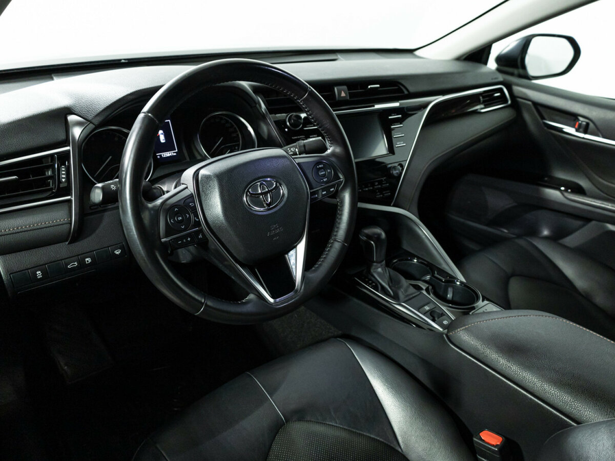 Купить Toyota Camry с пробегом. Фото: #10