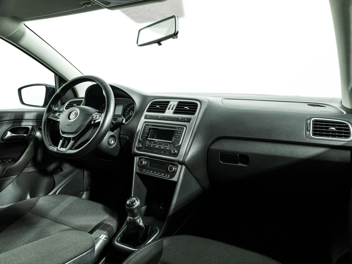 Купить Volkswagen Polo с пробегом. Фото: #8