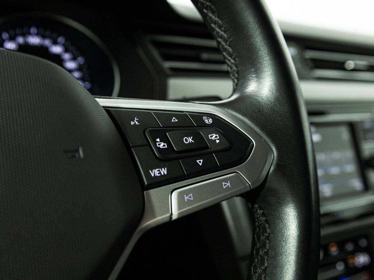 Купить Volkswagen Passat с пробегом. Фото: #17