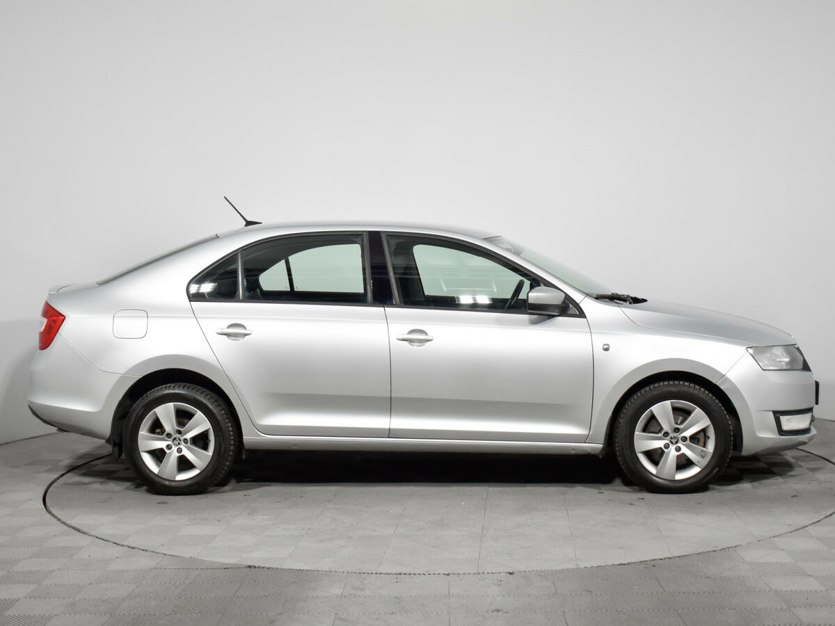 Купить Skoda Rapid с пробегом. Фото: #3
