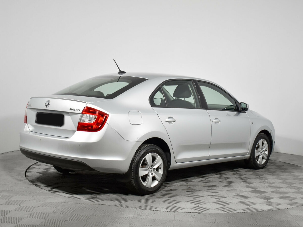 Купить Skoda Rapid с пробегом. Фото: #4