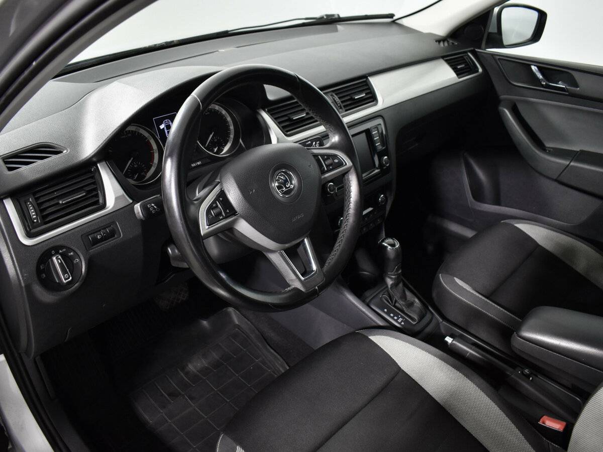Купить Skoda Rapid с пробегом. Фото: #8